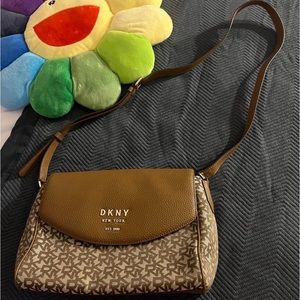 VINTAGE DKNY CROSSBODY